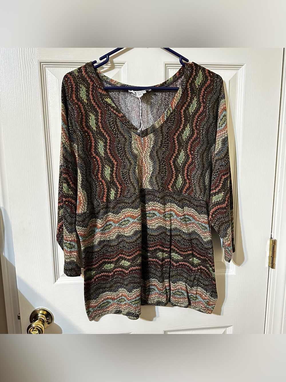 Wavy Knit V-Neck Tunic Sweater in Olive and Rust